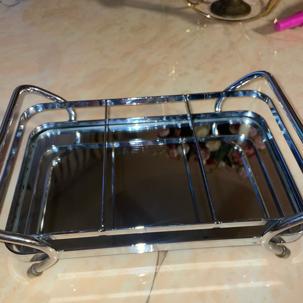 Mirrored perfume/cologne tray